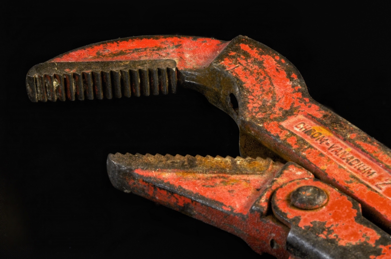 plombier-TARADEAU-min_pipe-wrench-318084